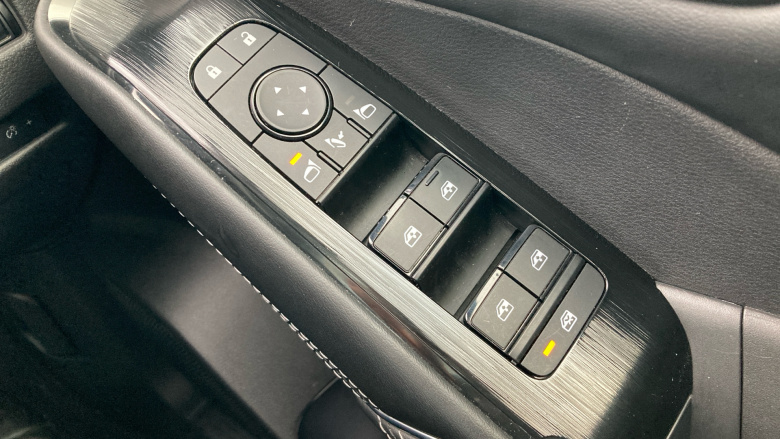 Nissan Qashqai 1.3 DiG-T MH N-Connecta 5dr Petrol Hatchback